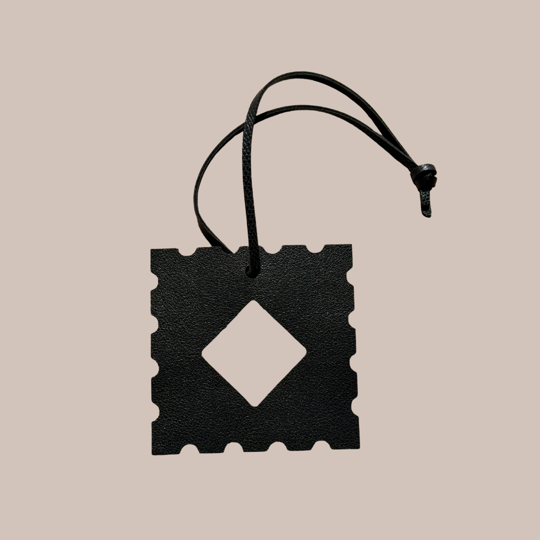 ♦ Diamonds Leather Tags