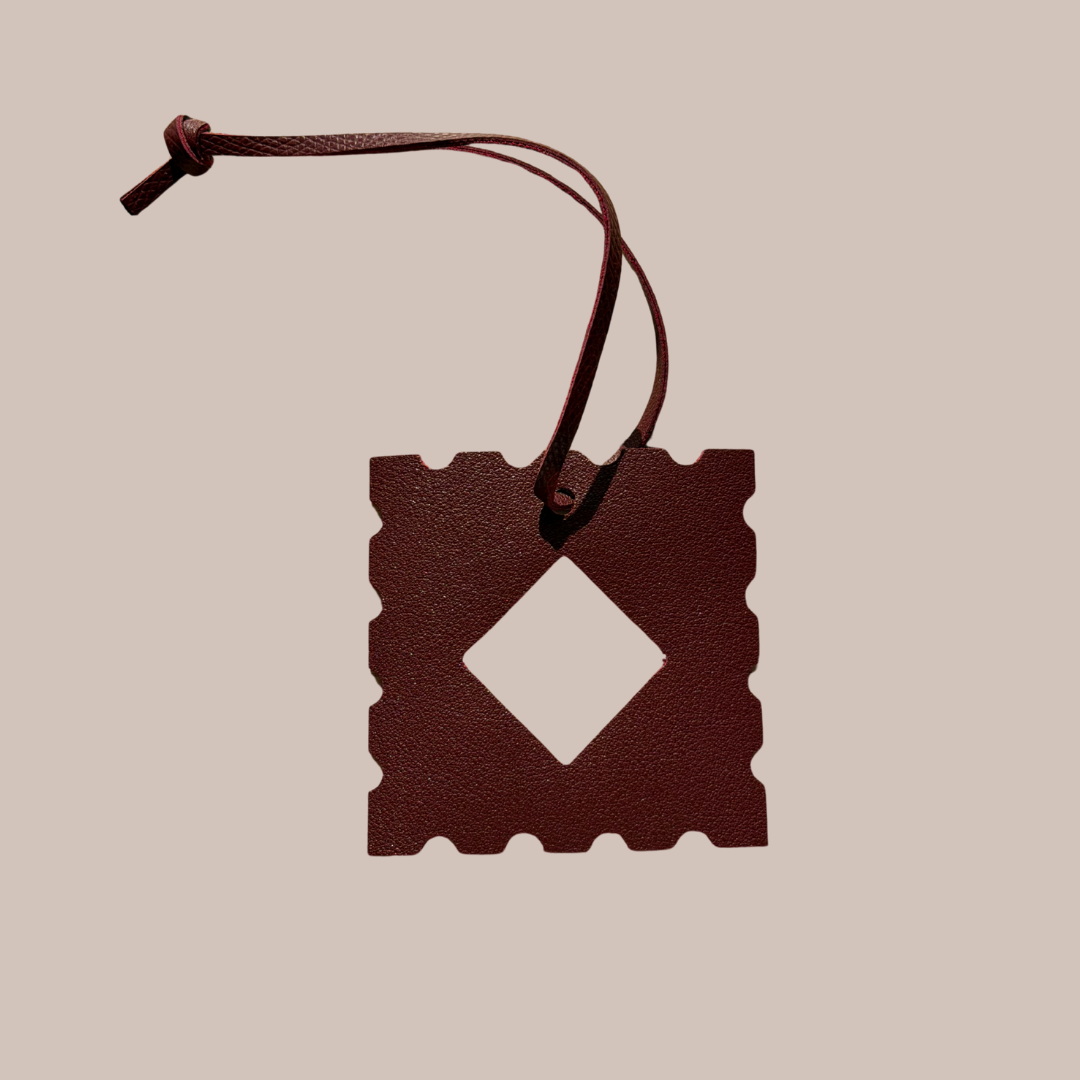 ♦ Diamonds Leather Tags